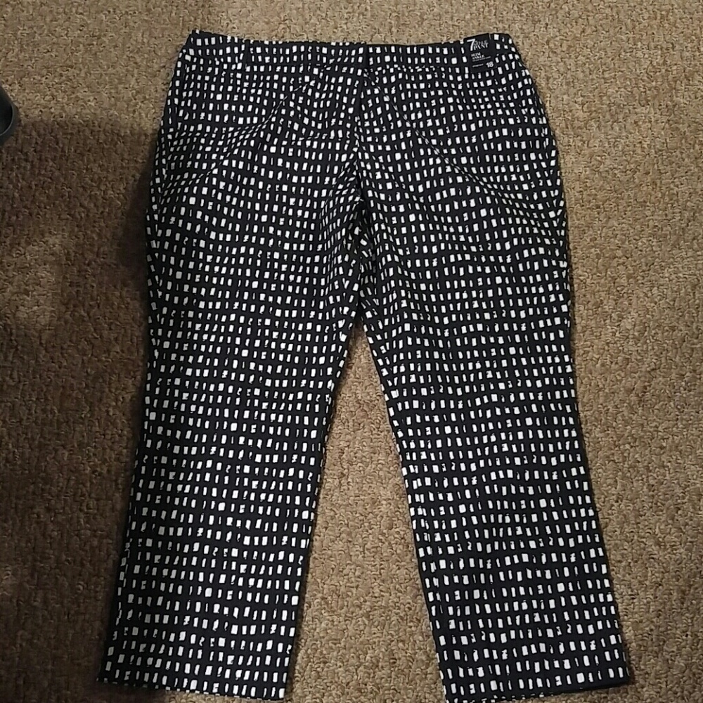 New York & Company dress capris